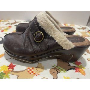 Rialto womens Slip in Leather CLogs with Ftop Faux Fur Size: 6M